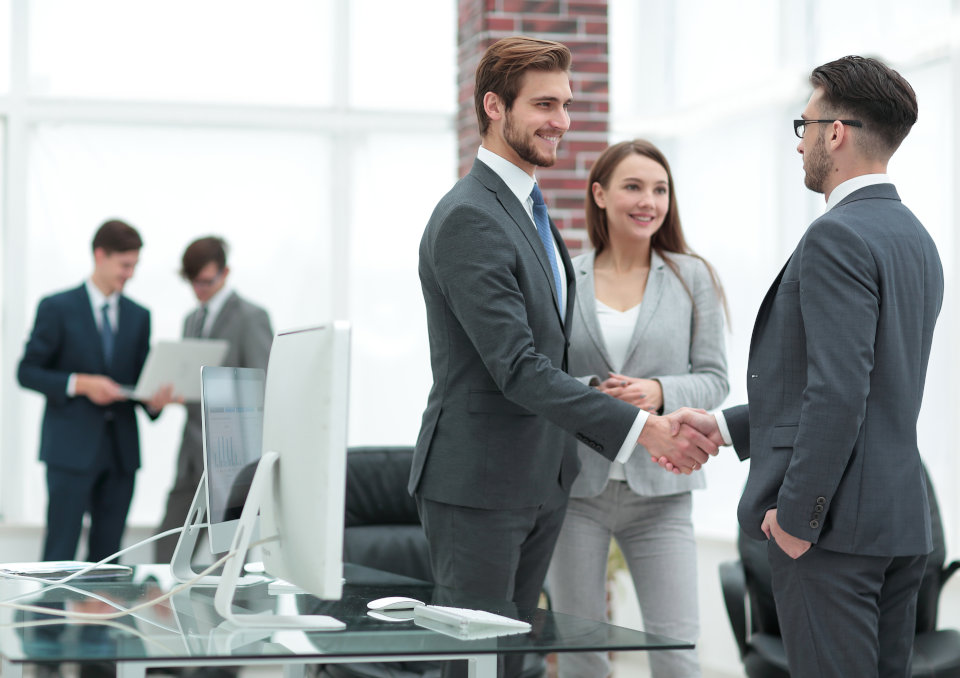 Kto powołuje prokurenta w spółce? Sprawdź, kto ma do tego prawo i jakie są zasady