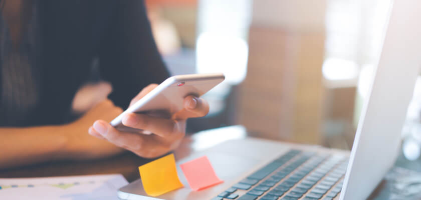 Kto i jak może wziąć telefon na firmę w ramach kosztów JDG? Sprawdź, zanim rozliczysz zakup